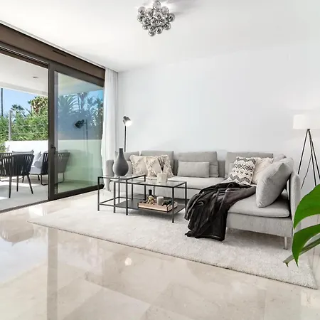 Nueva Andalucia Townhouse, Private Garden And Garage * 马尔韦利亚