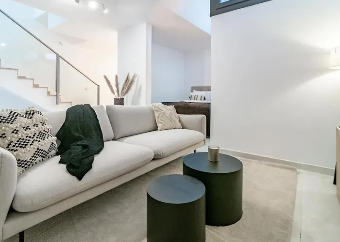 بيت للعطل Golden - *