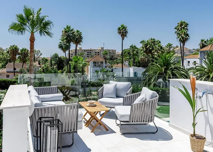 Golden - بيت للعطل *