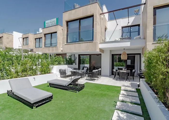 別荘 Luxury Townhouse Golden With Garden Views & Garage